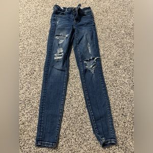 American eagle size 2 ripped skinny jeans